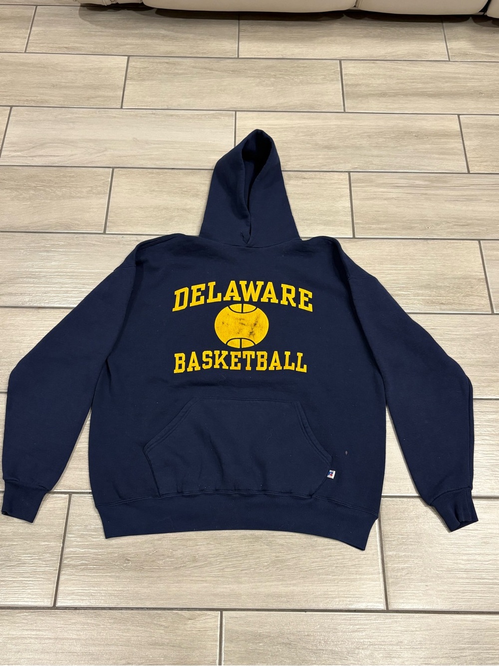 Box #8 Nike hoodie Delaware basketball Russell athletic tag size XL